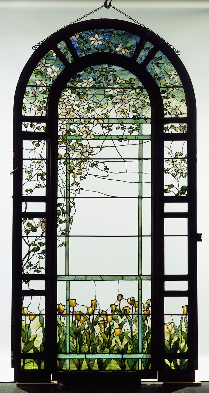 Et spalteglasvindue af blyholdig glas forestillende klematisranker, tidligt i det 20. århundrede (blyholdigt glas) af Studios Tiffany