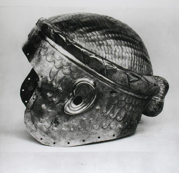 Kong Mes-Kalem-Dugs hjelm af elektrum, ca. 2500-2400 f.Kr. (slået guld) (se også 4101) af Sumerian