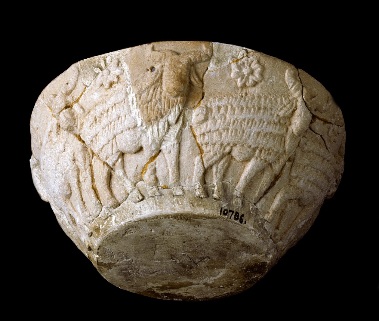 Sumerisk kunst: kalksten skåret ud af beliers-relieffer. 3000 f.Kr. Dim 9 x diam 22 cm Bagdad, National Iraq Museum af Sumerian Sumerian