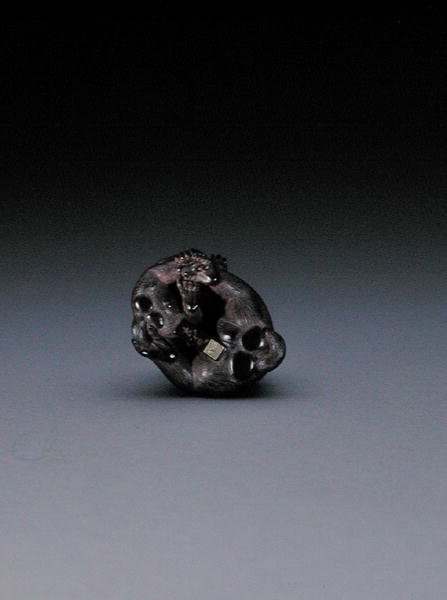 Netsuke skildrer en abemor og hendes søn, ca. 1880-1900 (træ) (base fra 195425) af Suzuki Tokuku