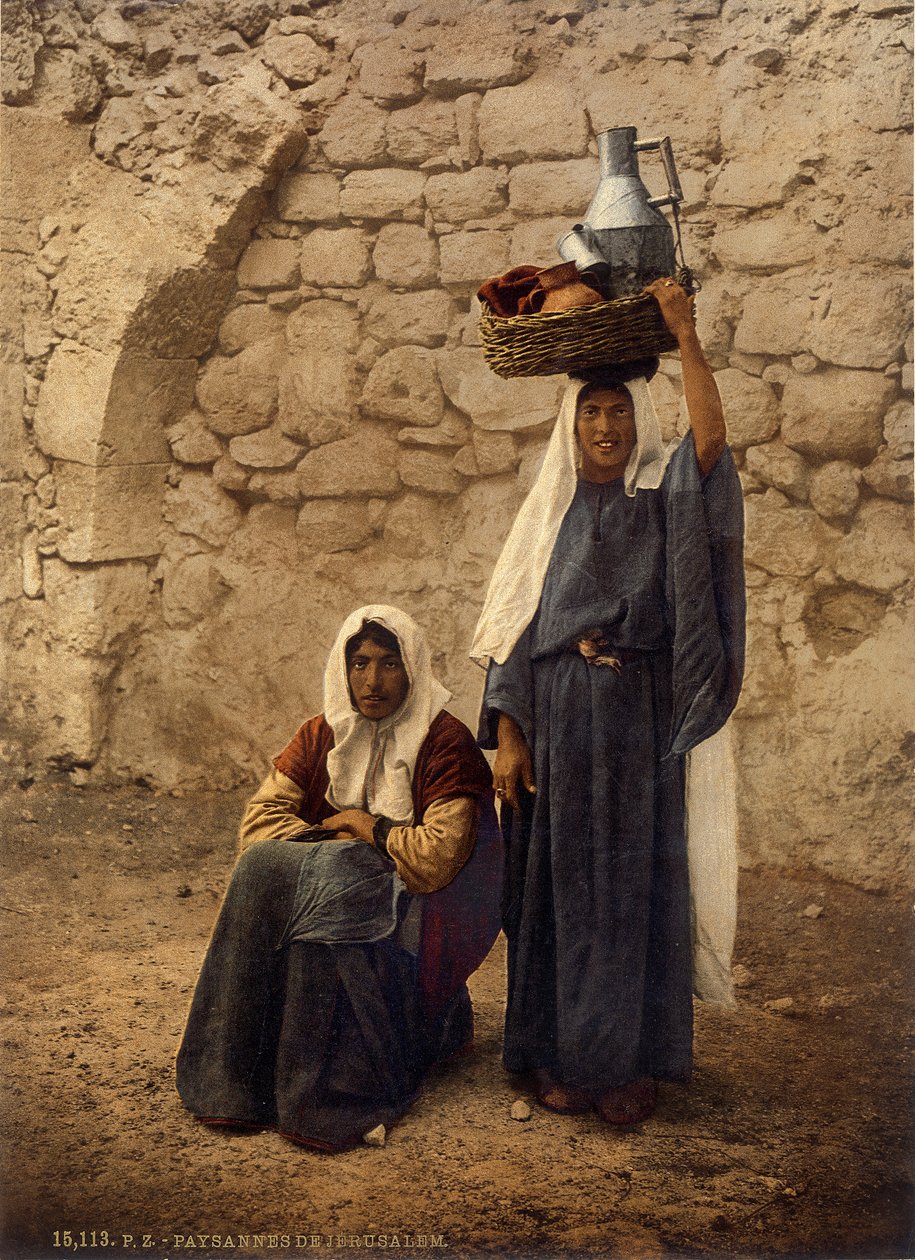 Arabiske kvinder bærer mælkeglas, Jerusalem, ca. 1880-1900 (fotokrom) af Swiss Photographer