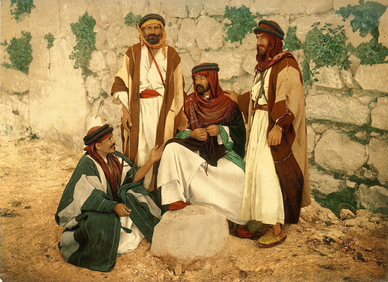 Gruppe af bønder i diskussion i Siloam, Jerusalem, ca. 1880-1900 (fotokrom) af Swiss Photographer