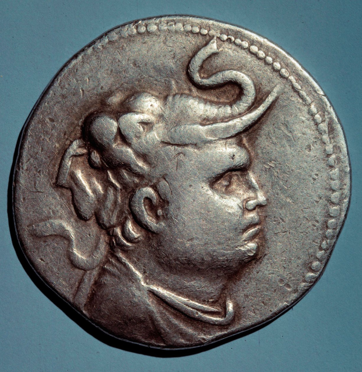 Sølvmønt med billedet af Demetrios I (162-149 f.Kr.) Kong Seleucid af Syrien, Paris, B.N. af Syrian School