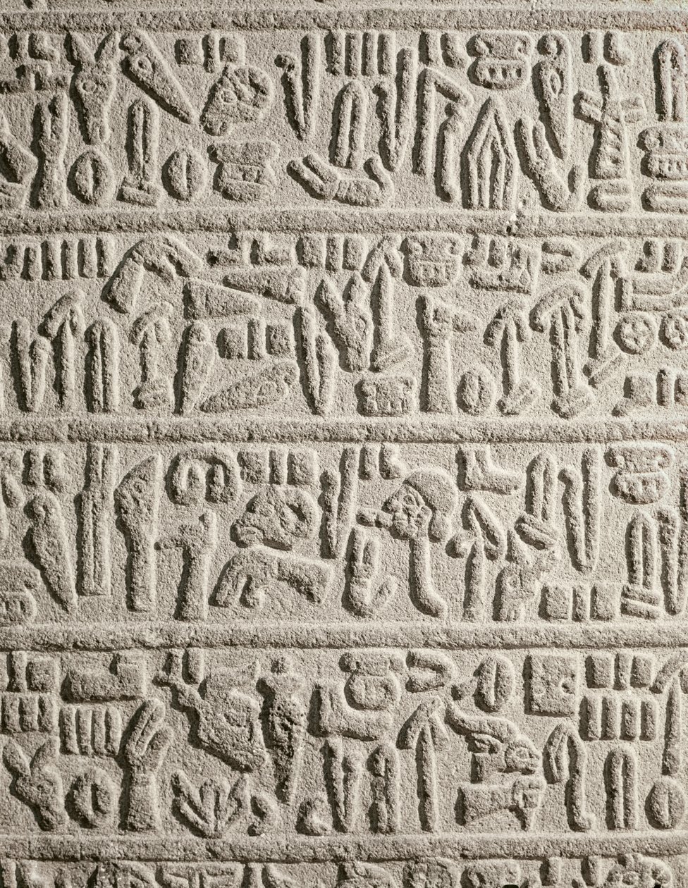 Hieroglyfisk skriftfragment, der fortæller om Katusas-kongen, hettiten af Syrian Syrian
