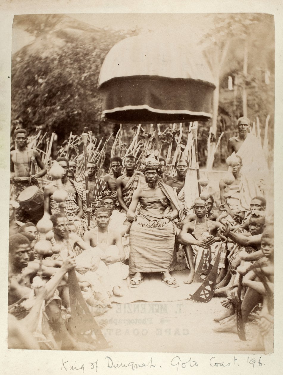 King of Dunquah, Gold Coast, Ghana, 1896 (albumin print) af T. McKenzie