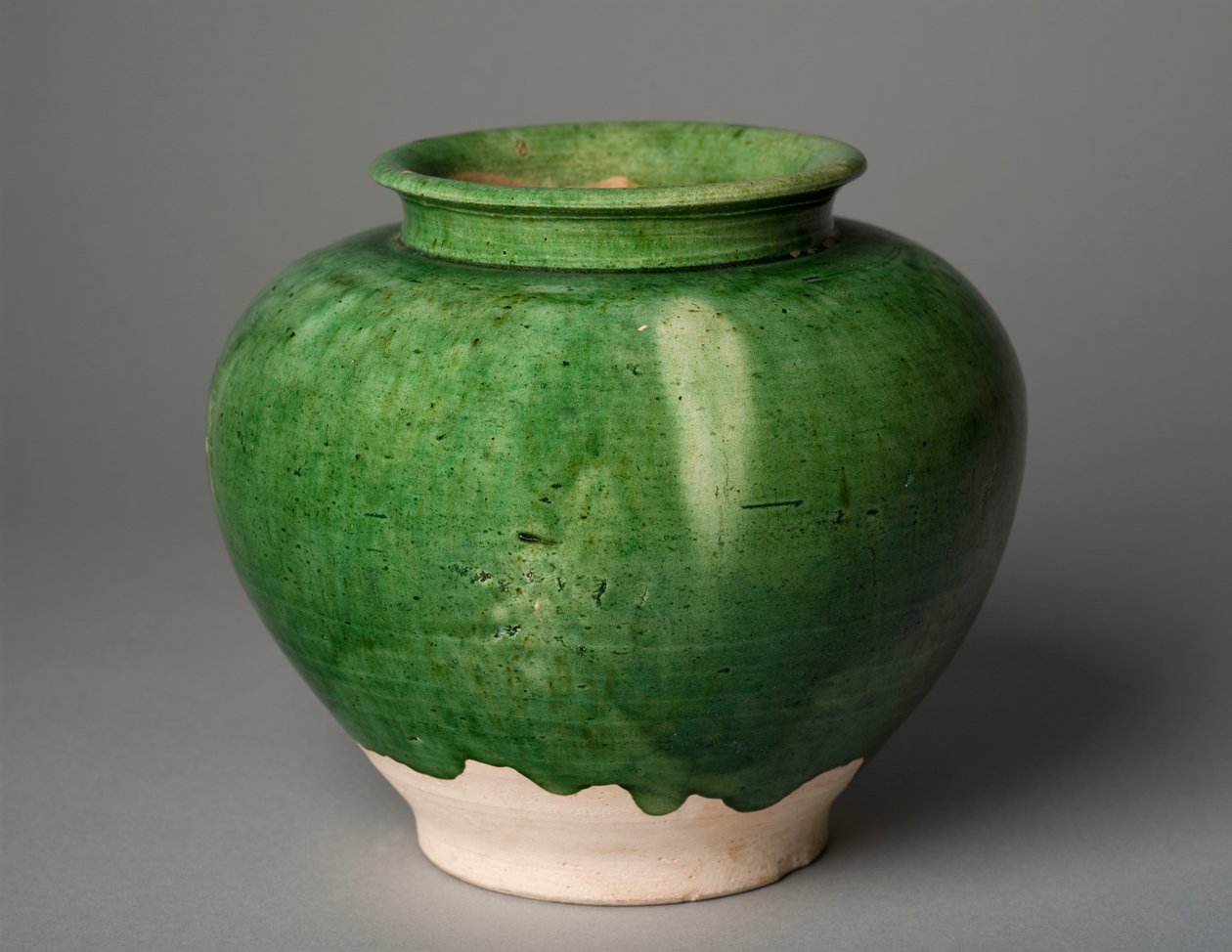 Grønglaseret krukke (lertøj) af Tang Dynasty Chinese School