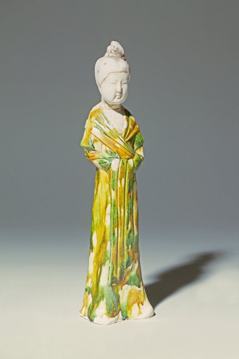 Sancai bleg keramikfigur af en stående hofdame, Tang-dynastiet (keramik) af Tang Dynasty Chinese School