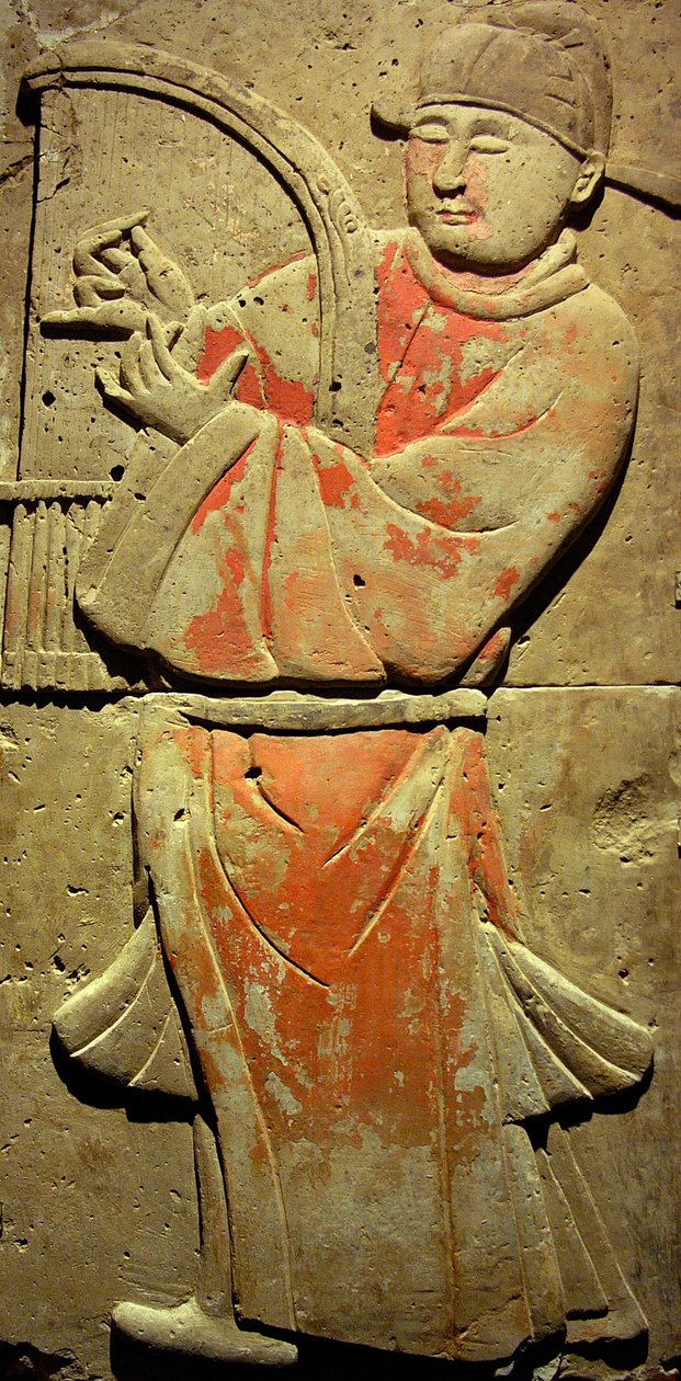 Terracotta stele med musiker, Tang-dynastiet (618-907), opdaget i Shaanxi-provinsen, Steles Forest Museum i Xian. Fotografi, Leonard de Selva, Kina, 2006. af Tang Dynasty Chinese School