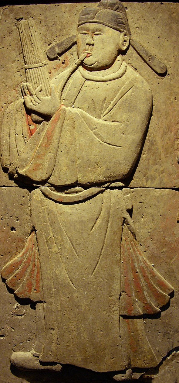 Terracotta stele med musiker, Tang-dynastiet (618-907), opdaget i Shaanxi-provinsen, Steles Forest Museum i Xian. Fotografi, Leonard de Selva, Kina, 2006. af Tang Dynasty Chinese School