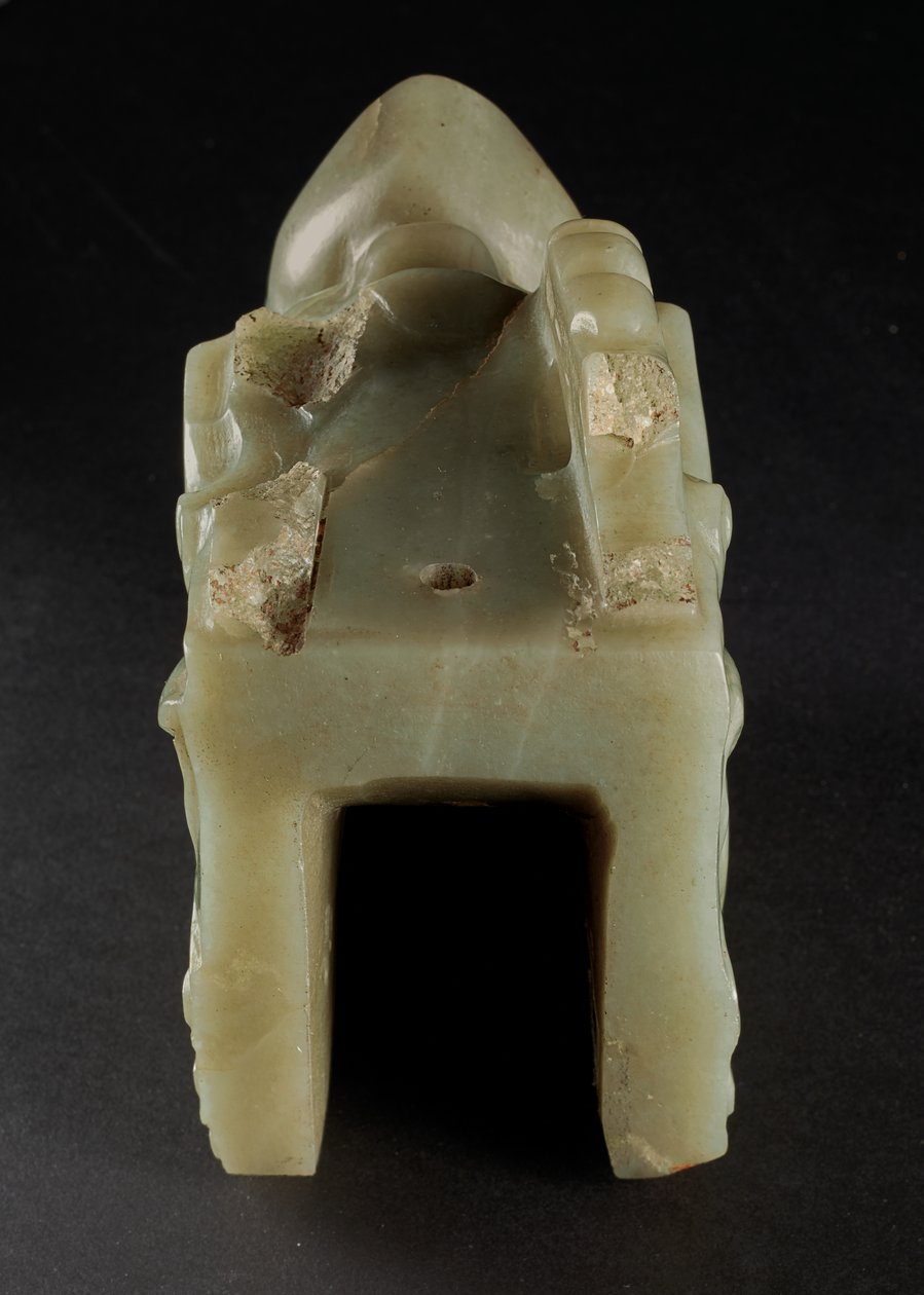The Junkunc Jade Dragon Head (jade) af Tang Dynasty Chinese School
