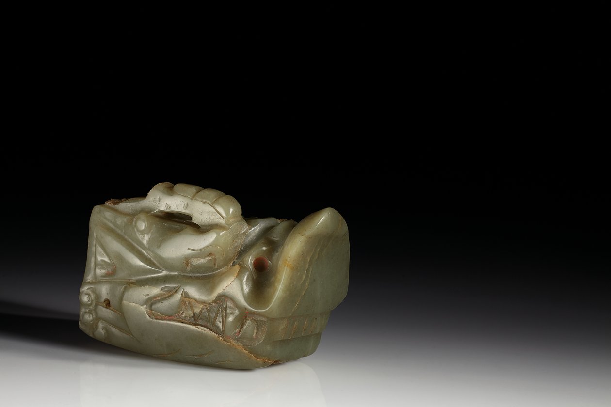 The Junkunc Jade Dragon Head (jade) af Tang Dynasty Chinese School