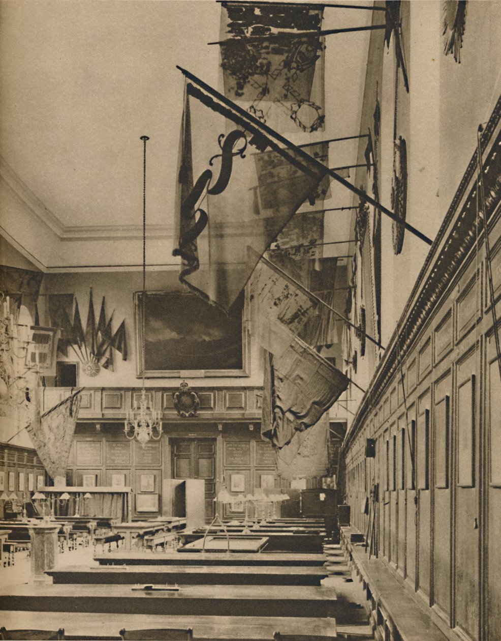 Hvor pensionisterne spiser under farver, der er strålende, c1935. af Taylor