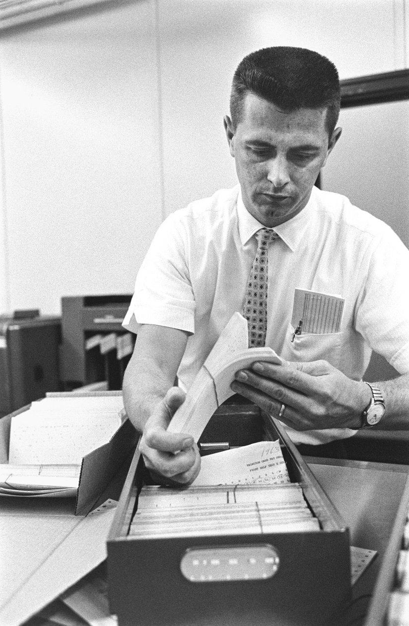 Computeroperatør Don Murray arbejder med IBM