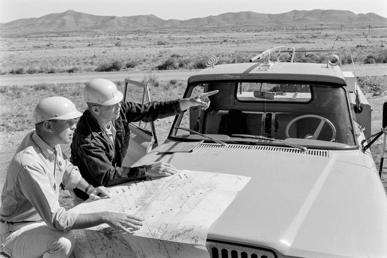 Mineraloger planlægger åben udgravning ved Morenci-minen for Phelps Dodge Smelter Douglas Arizona af Ted Spiegel