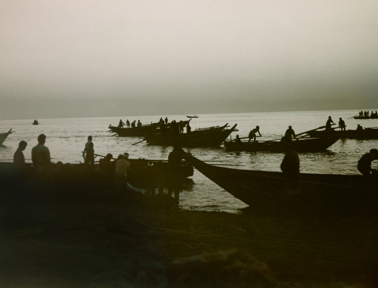 Japansk fisker på havet, ca. 1900 - 1915 (fotografi) af Teijiro Takagi