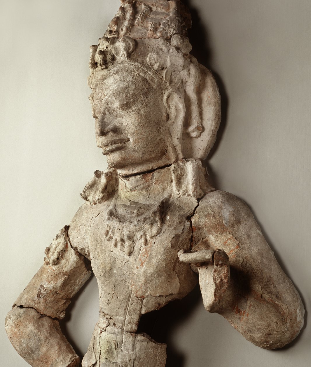 Bodhisattva fra Ku Bua, Davaravati-perioden (terracotta) af Thai School