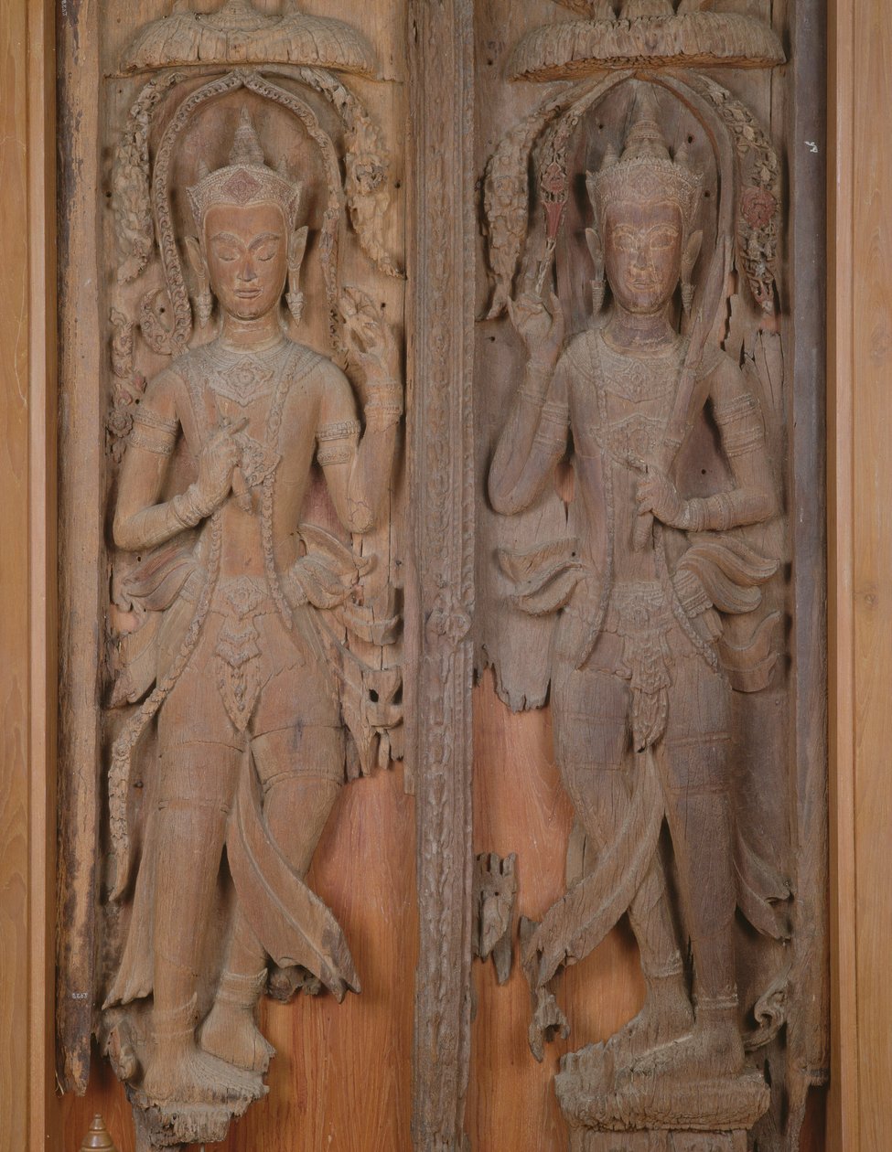 Panel af en port med to Deva (træ) af Thai School