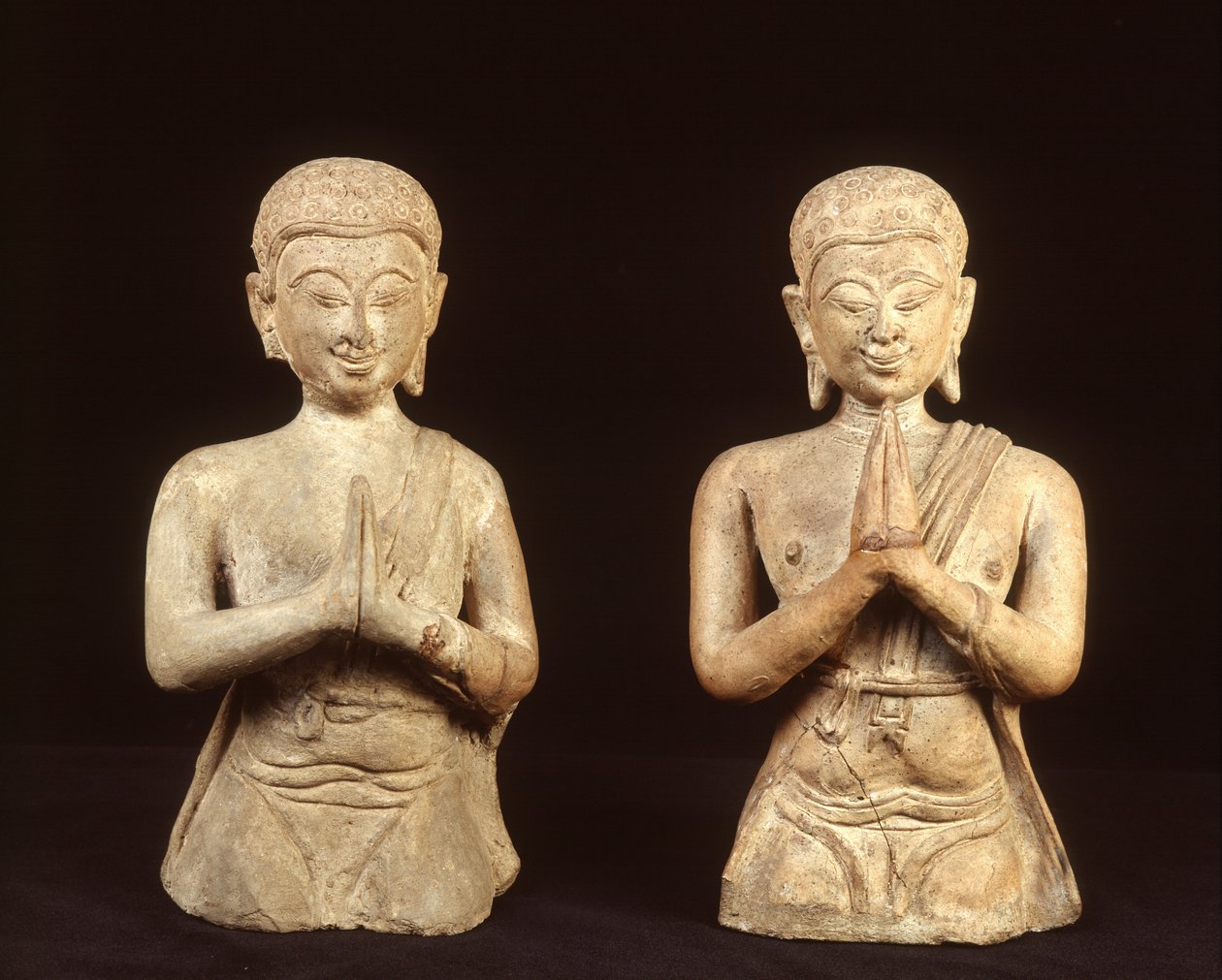 Bedende terracotta figurer, Sukhothai periode af Thai School