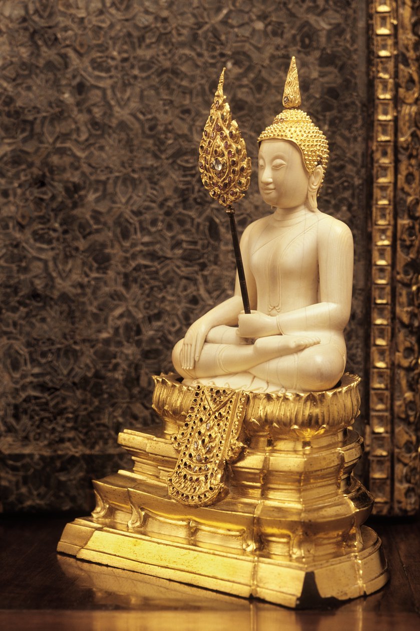 Sejrens Herre (elfenben og guld) af Thai School
