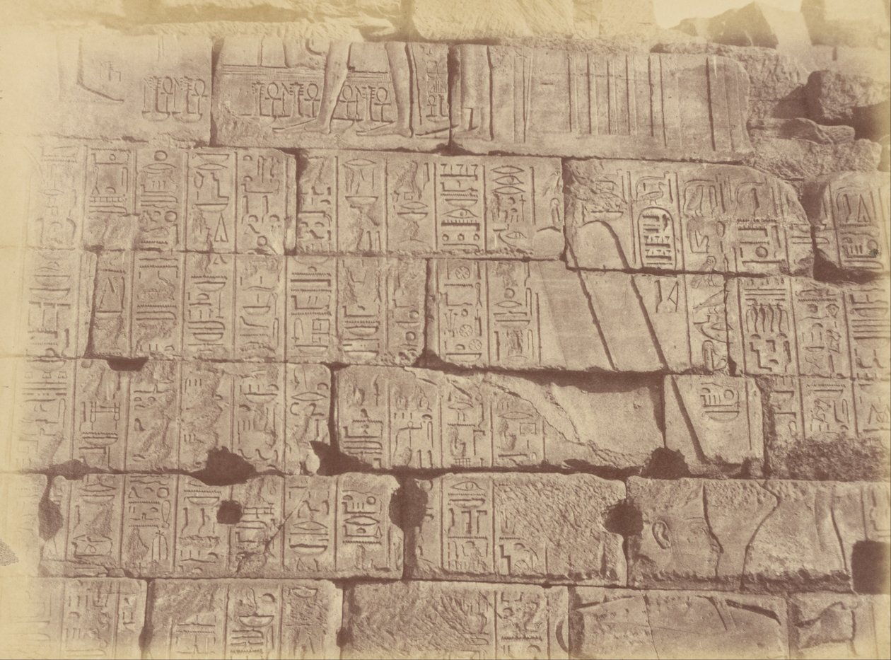 Nærbillede af hieroglyfiske indskrifter og skulpturer (Liste over de besejrede nationer), Karnak af Théodule Devéria
