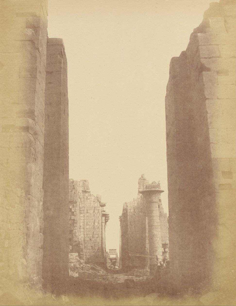 Karnak, udsigt gennem Hypostyle -rummet af Théodule Devéria