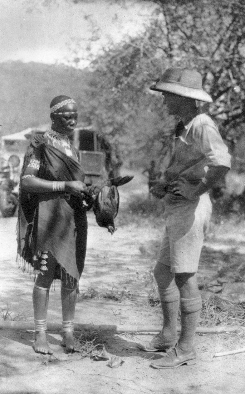 Errol Hinds laver en aftale med kyllinger, Wankie til Victoria Falls, Sydrhodesia, 1925 1927 af Thomas A. Glover
