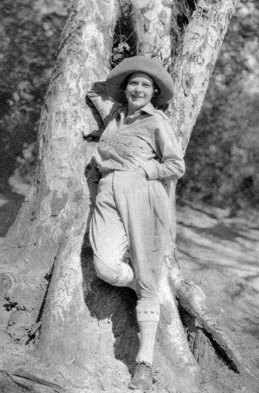 Stella Court Treatt, britisk eventyrer, forfatter og filmskaber, Maereres, Tanganyika, 1925 1927. af Thomas A. Glover