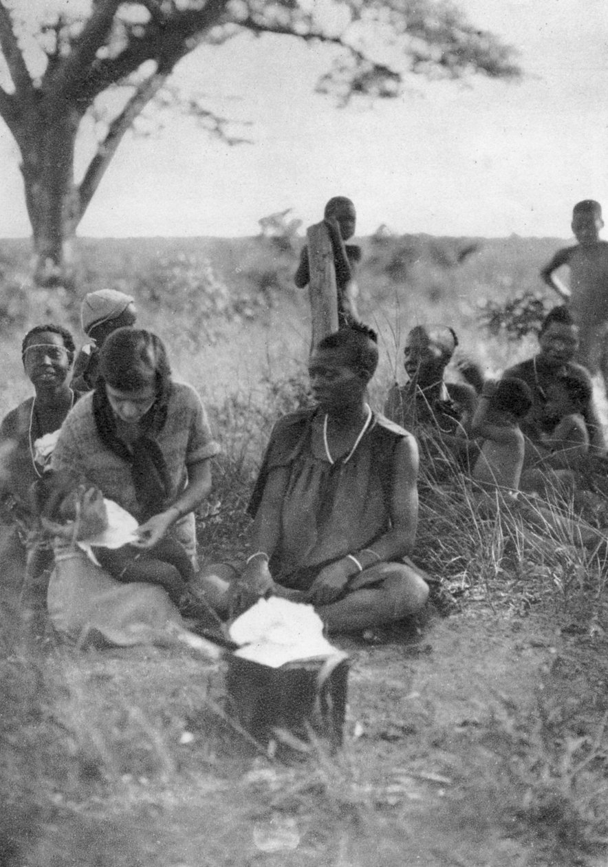 Stella Court Treatt passet en syg baby, Bulawayo til Dett, Sydrhodesia, c1924-c1925 1927 af Thomas A. Glover
