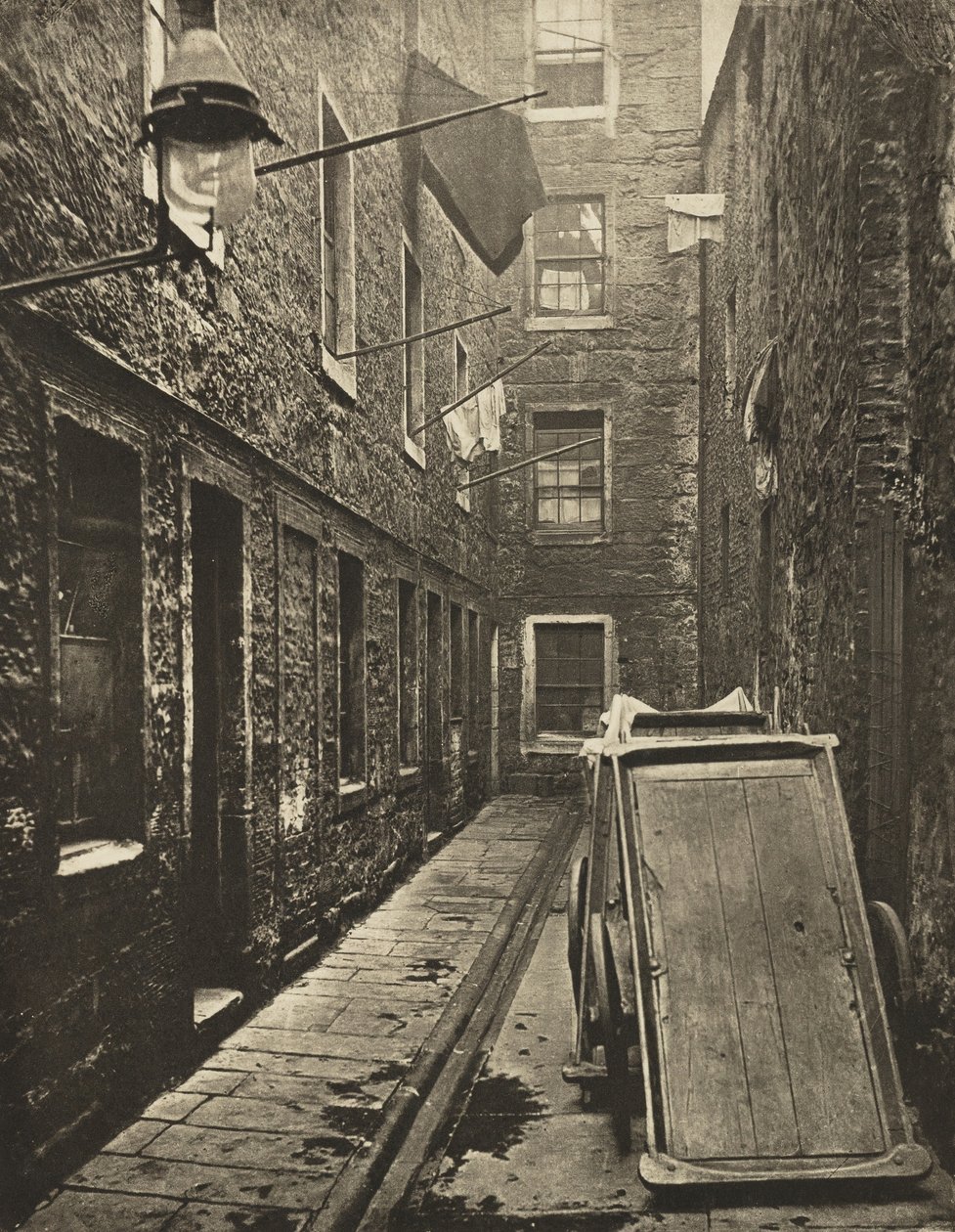 Luk nr. 136 Saltmarket, 1868. af Thomas Annan