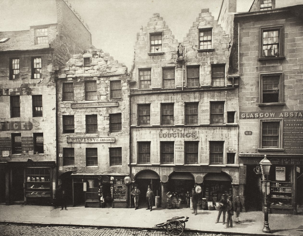 Gamle bygninger på High Street, nr. 17-27 (#16) af Thomas Annan