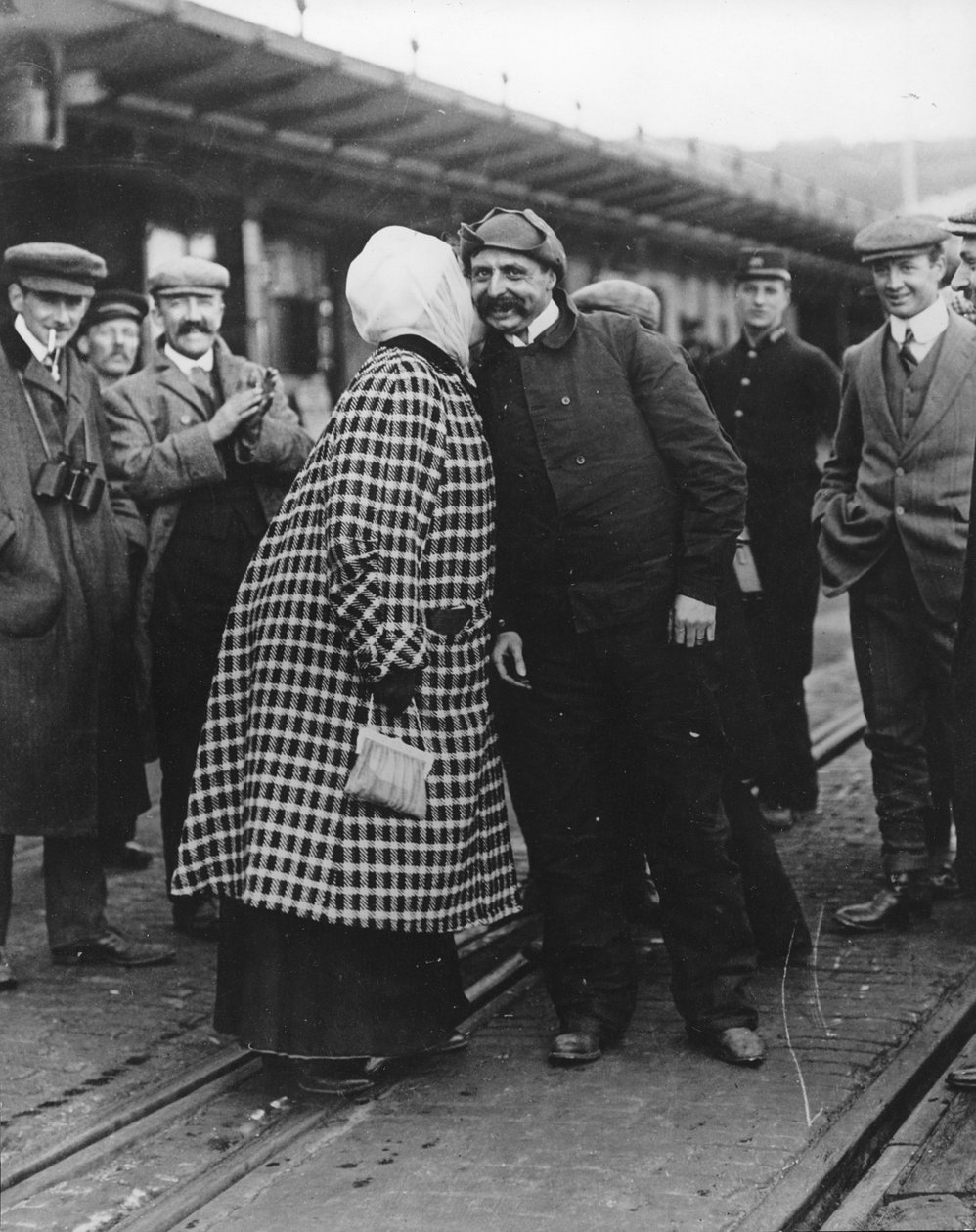 Hr. og fru Bleriot, efter at førstnævnte havde fløjet kanalen, 1910 af Thomas E. and Horace Grant Grant