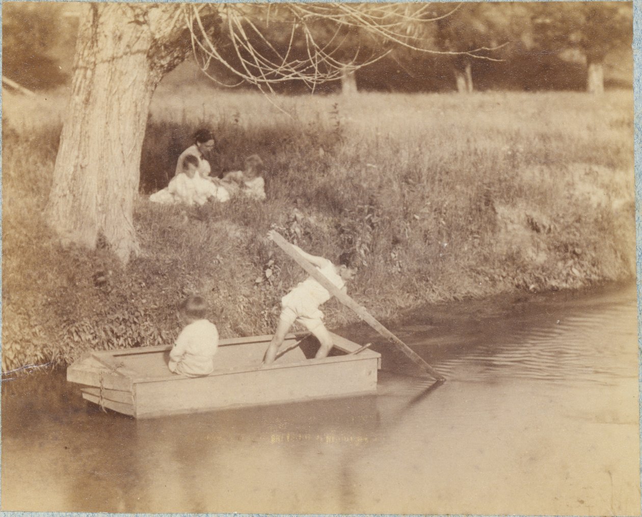To drenge leger ved bækken, 4. juli 1883 af Thomas Eakins