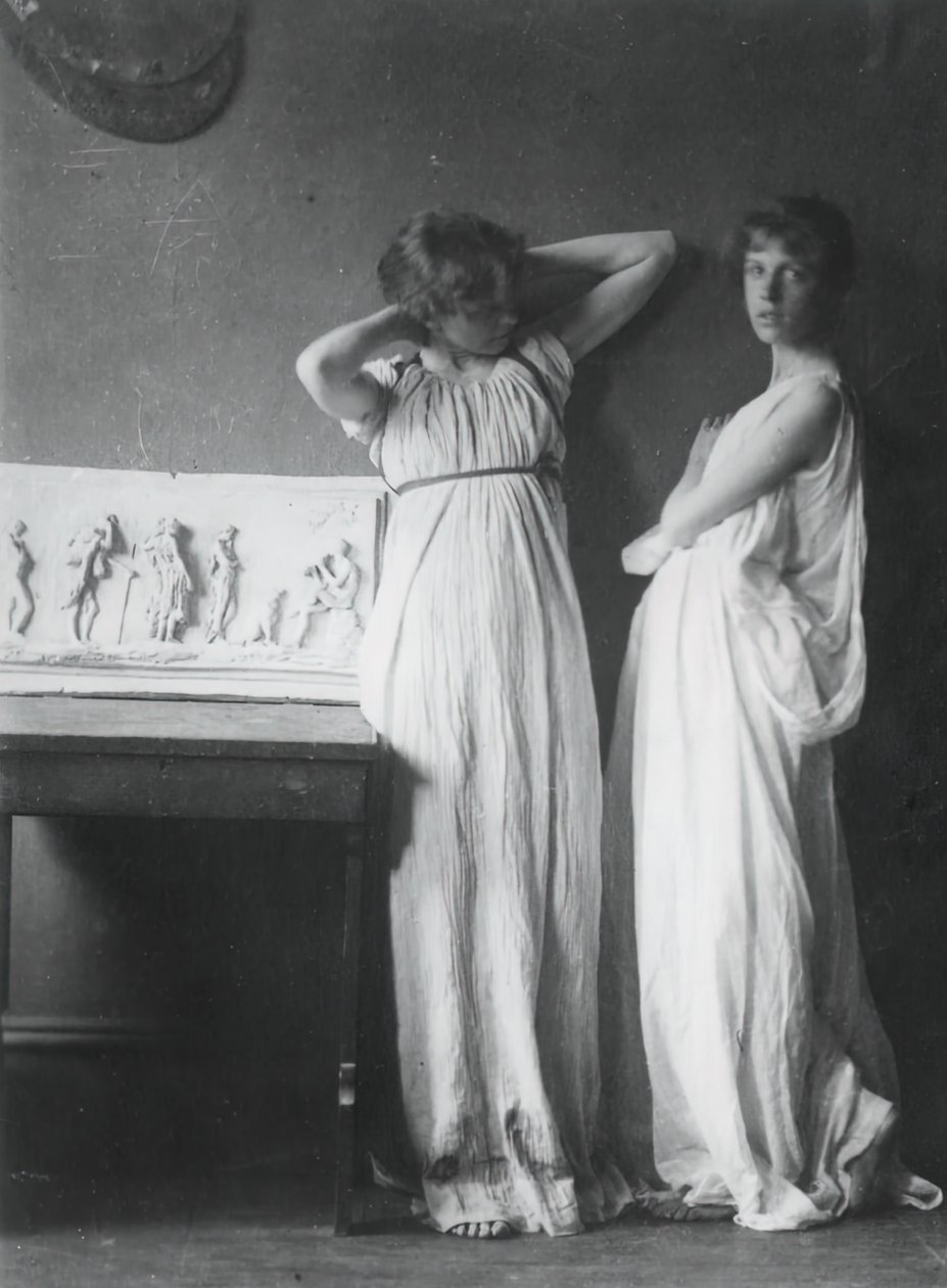 Uidentificerede modeller i græske kostumer, ca. 1883. af Thomas Eakins
