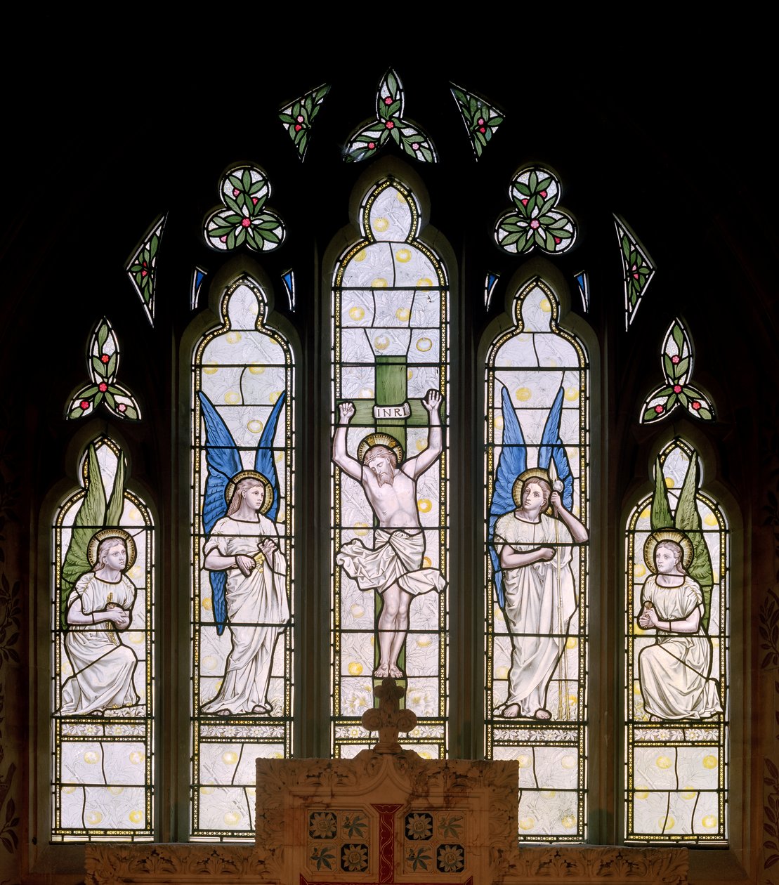 Hornblotton, St. Peter, James Powell & Sons, Thomas G Jackson, East Window, Crucifixion & Angels, 1874 af Thomas Graham Jackson