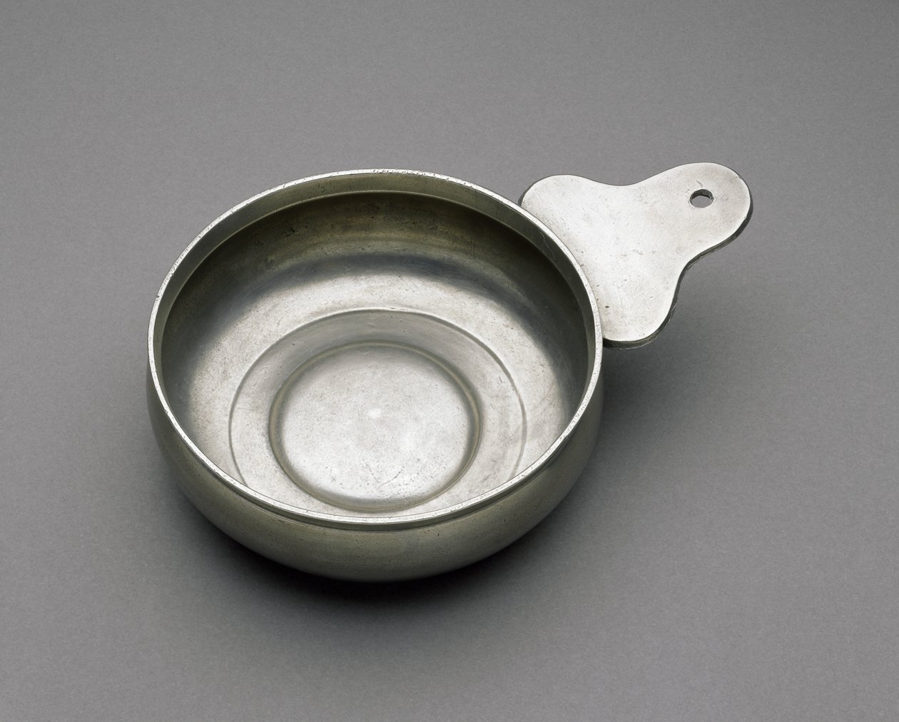 Porringer, ca. 1793–1796 eller ca. 1799-1824 (tin) af Thomas Melville