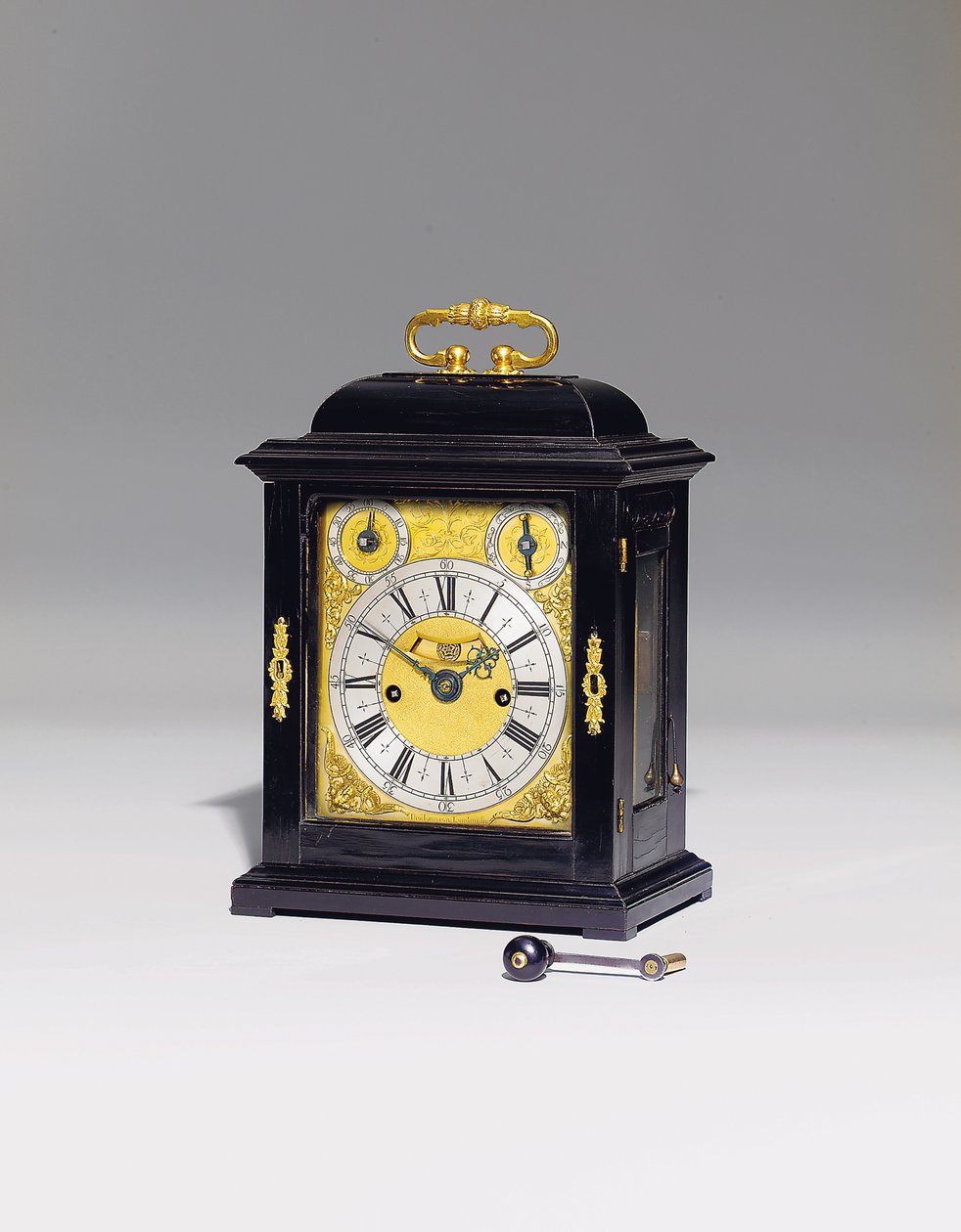 Et William og Mary slående bordur med pull quarter repeat, nr. 167, ca. 1690 (ibenholt og forgyldt metal) (se også 867496-7) af Thomas Tompion