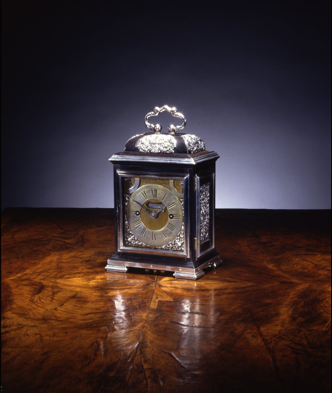 Miniature slående beslagsur, nr. 222, ca. 1695 (sølv og ibenholt) (se også 834229-32) af Thomas Tompion