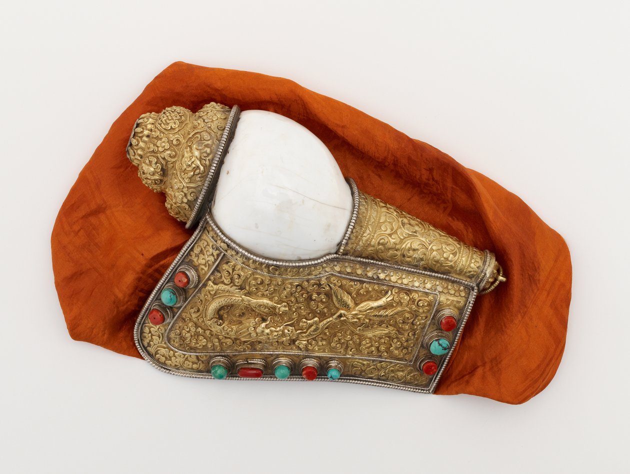 Par konkylie-horn (møg-kar) af Tibetan School
