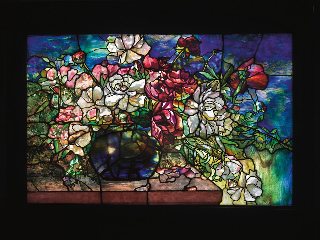 A "Peony" window from the Darius Goff House, Pawtucket, Rhode Island, c.1893dani af Tiffany Studios
