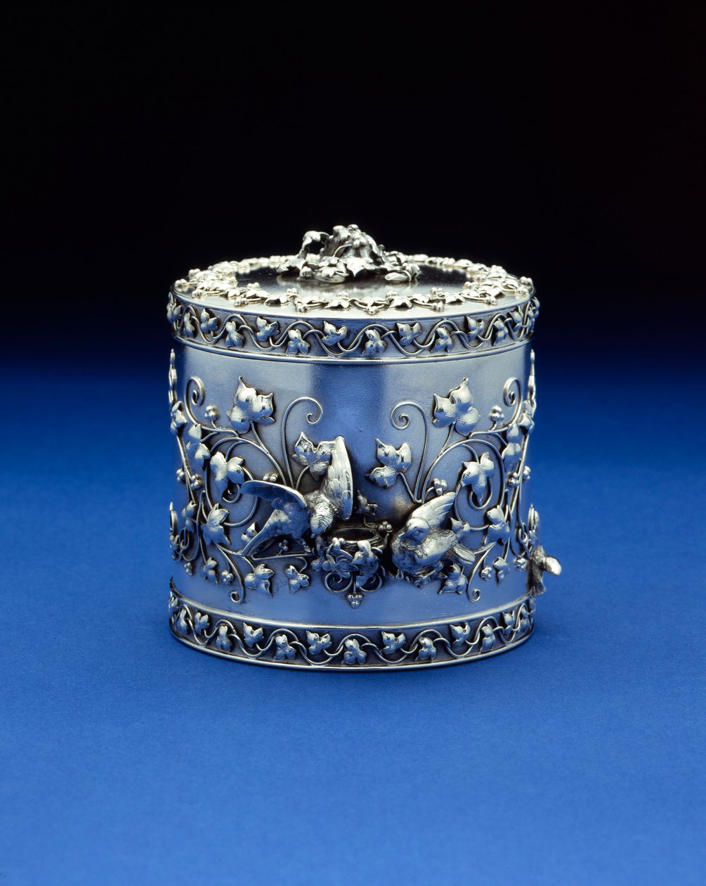 En cylindrisk æske af Tiffany & Co, ca. 1870-185 (sølv) af Tiffany and Company