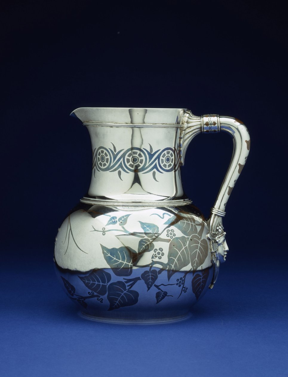 En blandet metal kande af Tiffany & Co, New York, ca. 1877 af Tiffany and Company