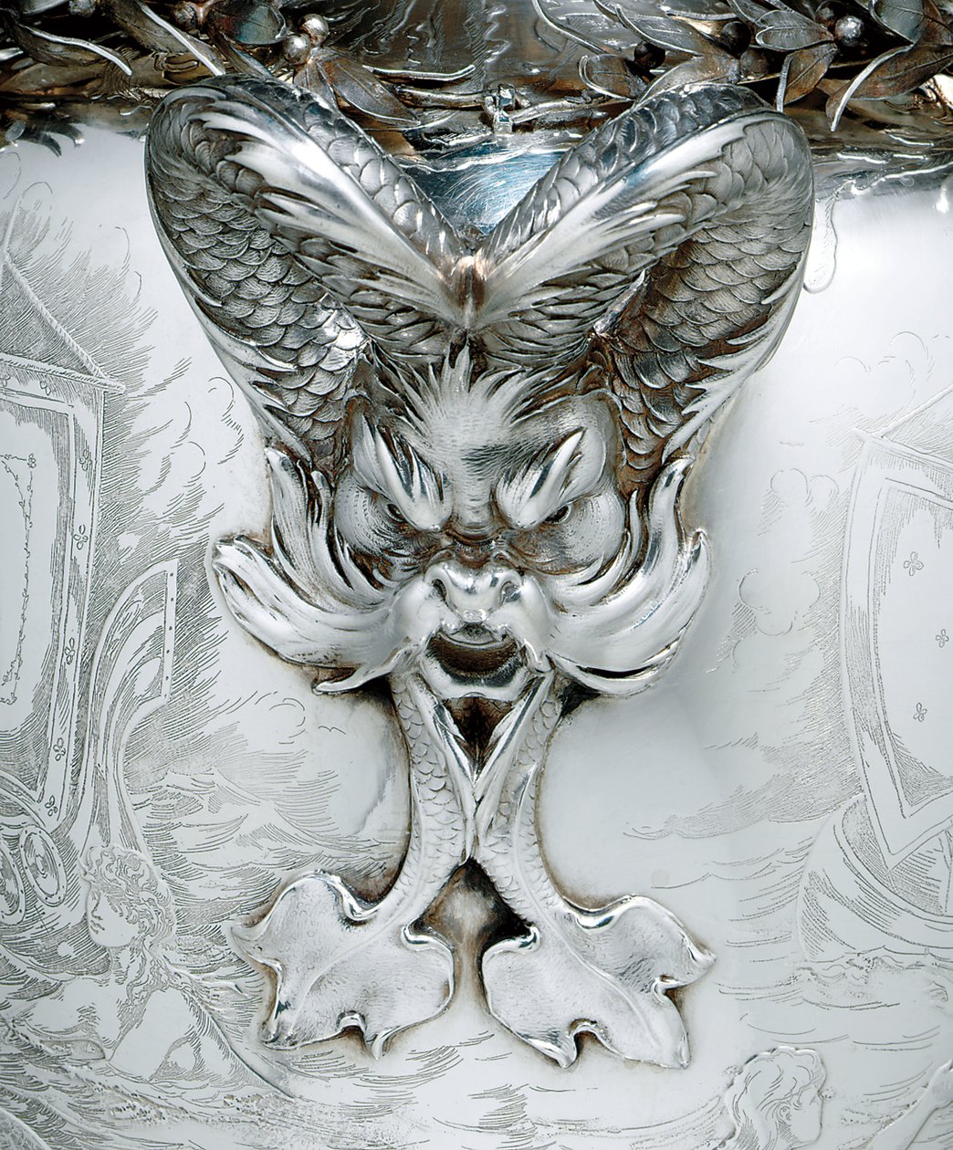 Detalje af et yachtingtrofæ af Tiffany and Company