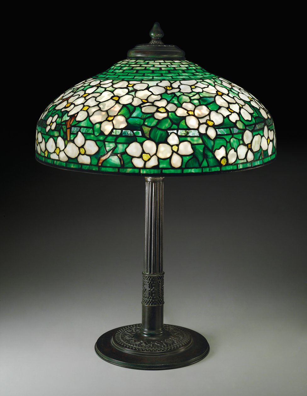 Dogwood bordlampe, ca. 1910 (blyet glas og bronze) af Tiffany and Company