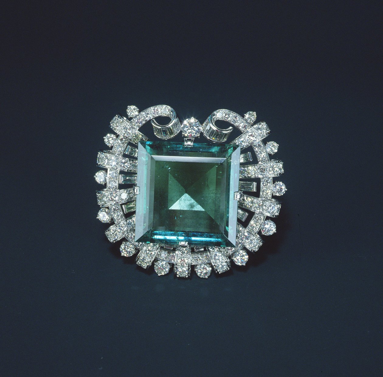 Hooker Emerald, 1950 (smaragd og diamanter sat i platin) af Tiffany und Company