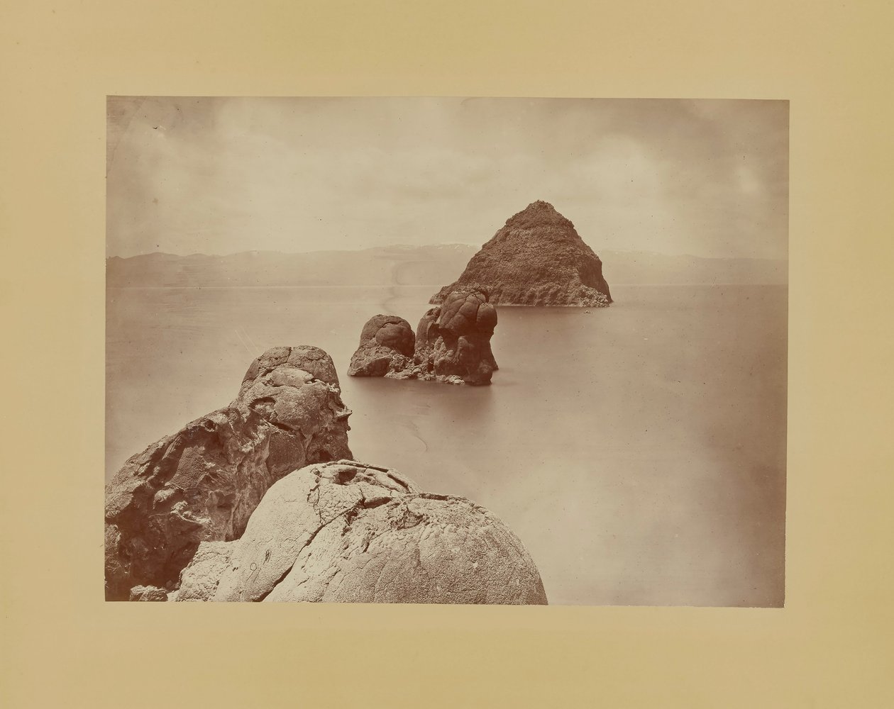 Tufkupler, Pyramid Lake, Nevada af Timothy H. O