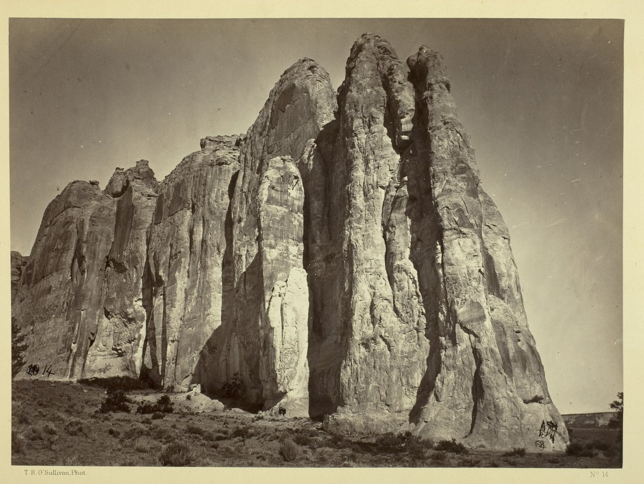 The South Side of Inscription Rock, 1873dani af Timothy OSullivan