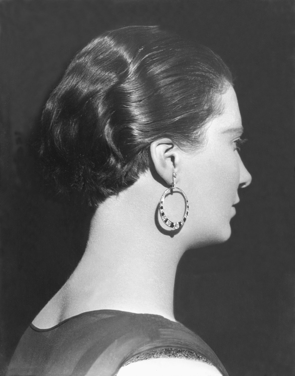 Kvinde med ørering, Mexico City, ca. 1928 af Tina Modotti