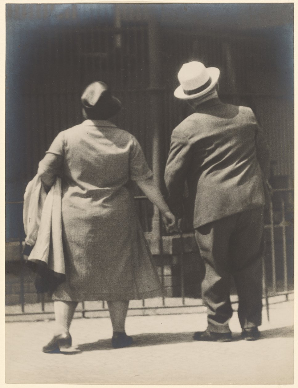 Par i zoologisk have, Berlin. af Tina Modotti