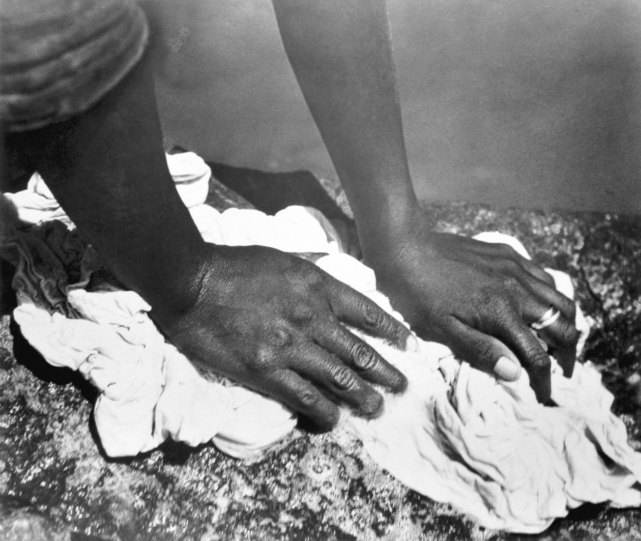 Hands of a Woman, Mexico, 1926 af Tina Modotti