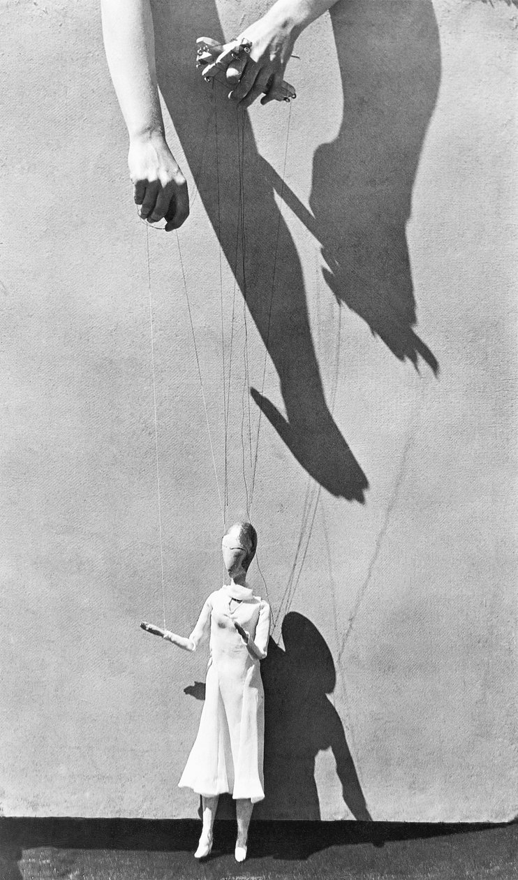 Dukkeførerens hænder, 1929 af Tina Modotti